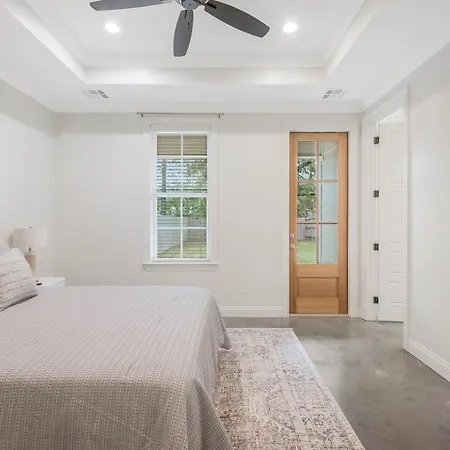 Charming Cottage Built In 2019 Lafayette Exterior photo