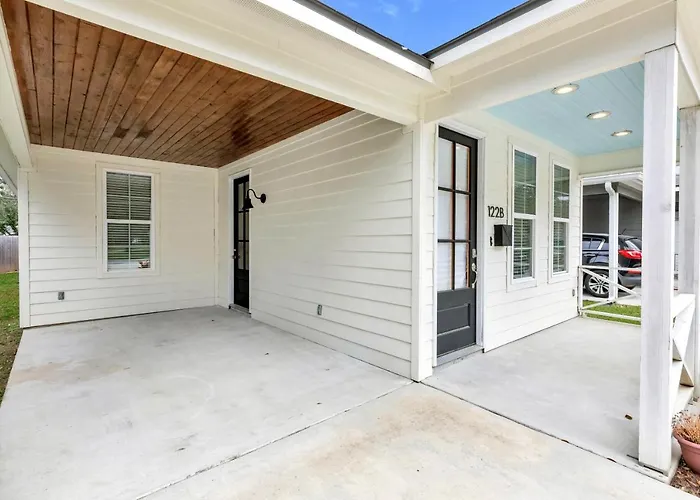Charming Cottage Built In 2019