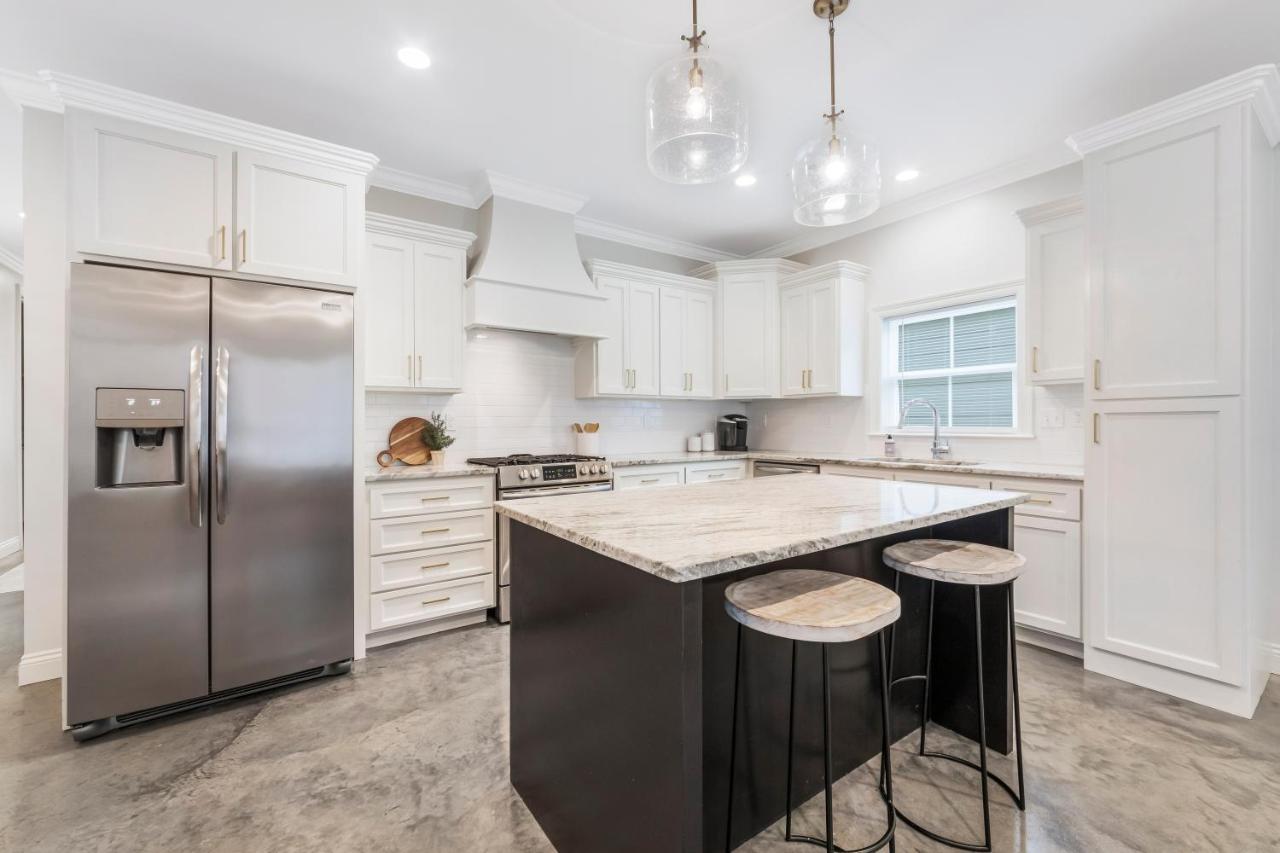 Charming Built In 2019 Holiday home Lafayette